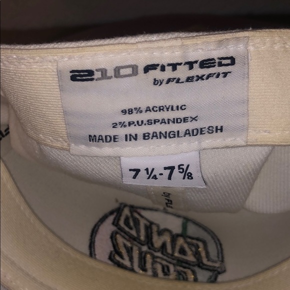 Men’s Santa Cruz hat - Picture 3 of 3